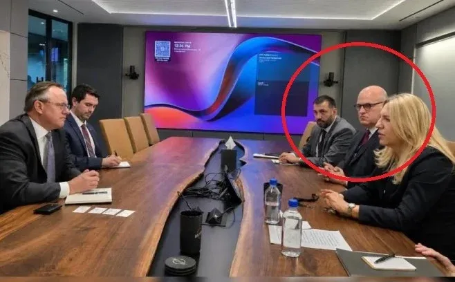 Nekad kritikovao Dodika, danas lobira za RS: Šta Jonathan Moore radi oko državne imovine BiH?